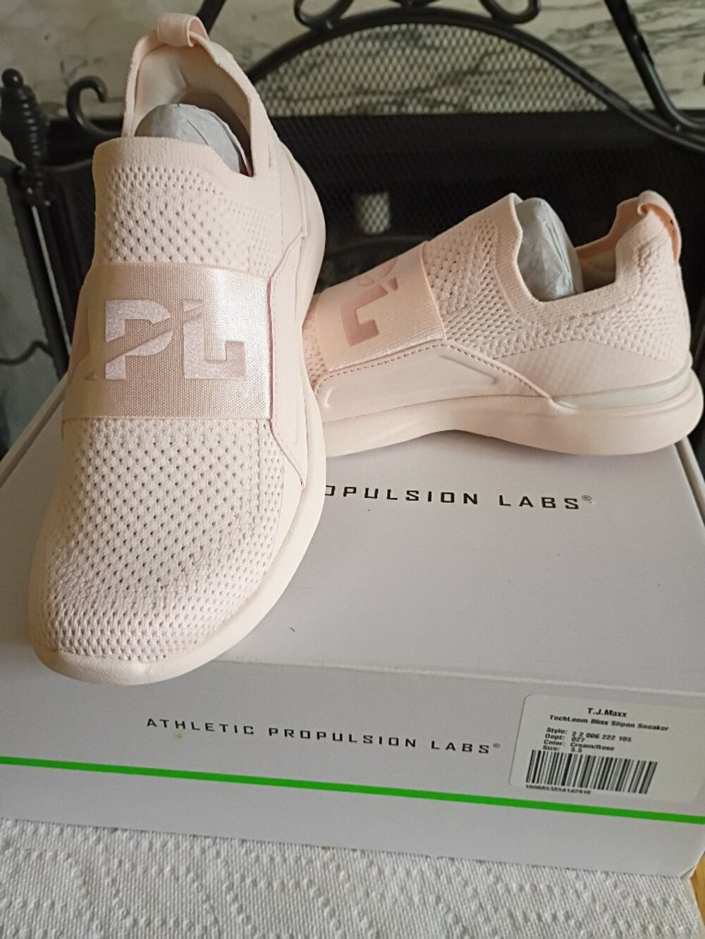 APL TechLoom Bliss Women's Running Shoes Size 5.5 US Cream/Rose Blush Pink